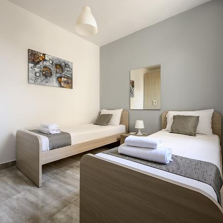 F11 Room 2, Private Room Two Single Beds Shared Bathroom In Shared Flat Мсіда Екстер'єр фото