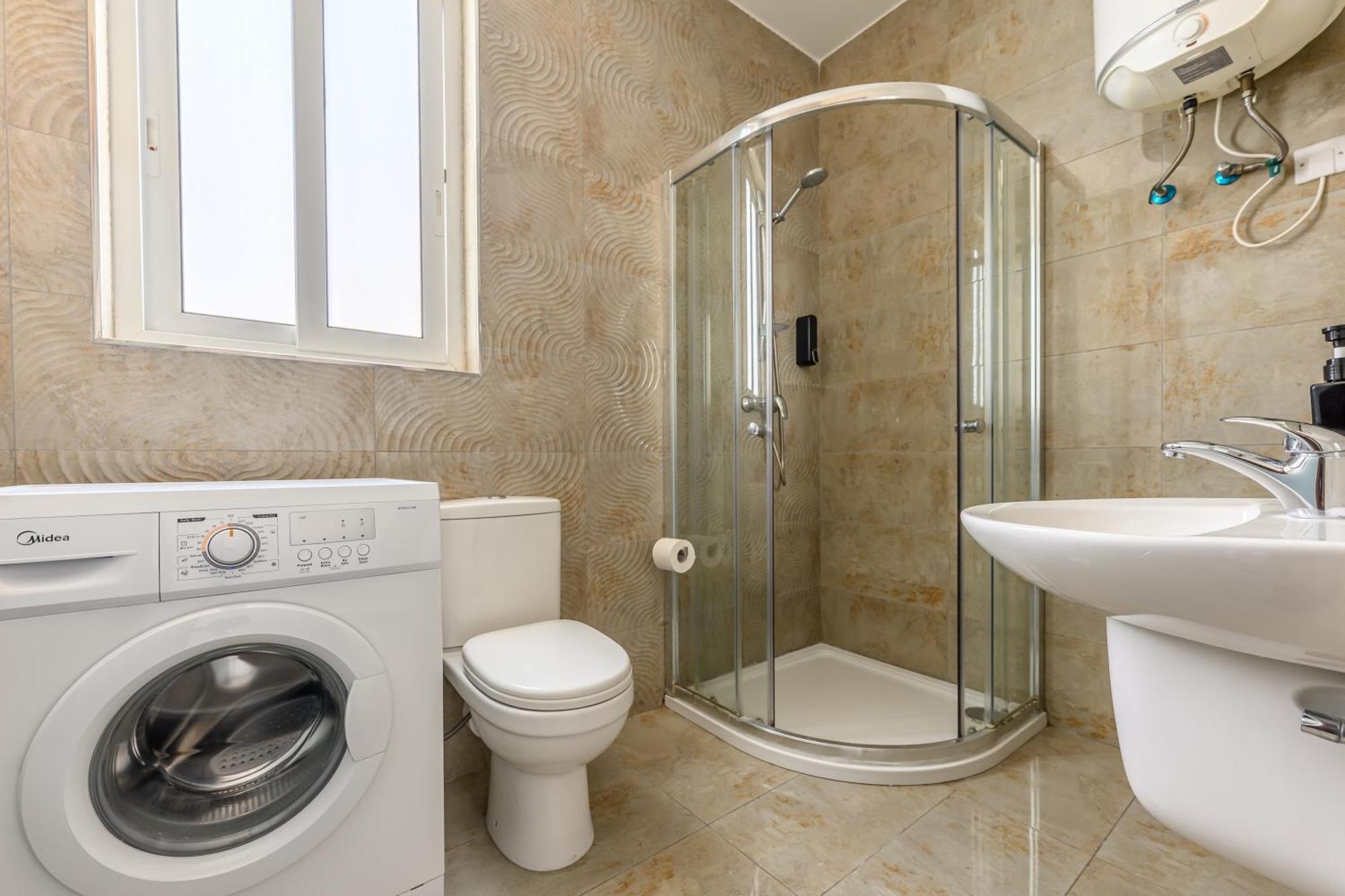 F11 Room 2, Private Room Two Single Beds Shared Bathroom In Shared Flat Мсіда Екстер'єр фото