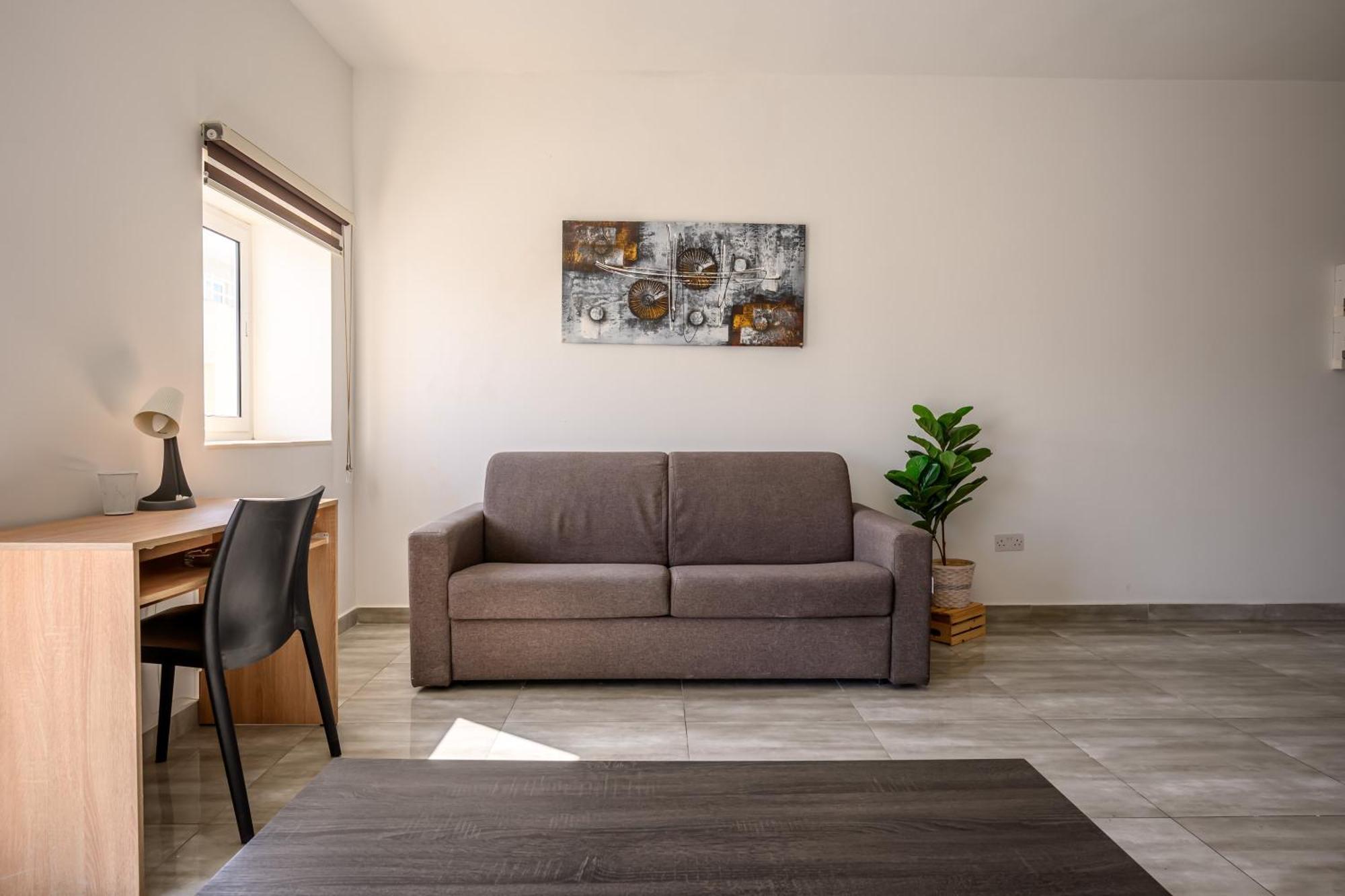 F11 Room 2, Private Room Two Single Beds Shared Bathroom In Shared Flat Мсіда Екстер'єр фото