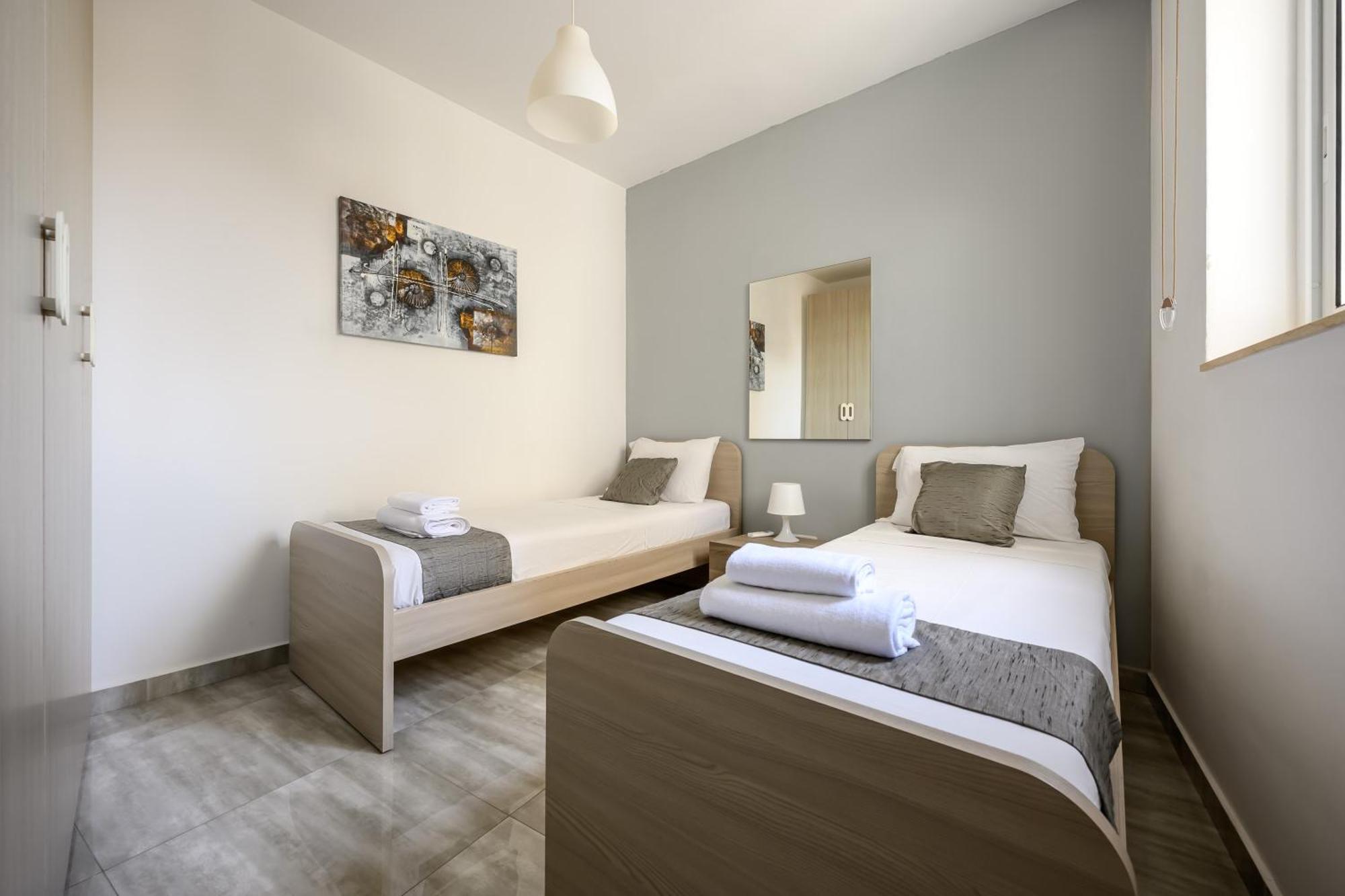 F11 Room 2, Private Room Two Single Beds Shared Bathroom In Shared Flat Мсіда Екстер'єр фото
