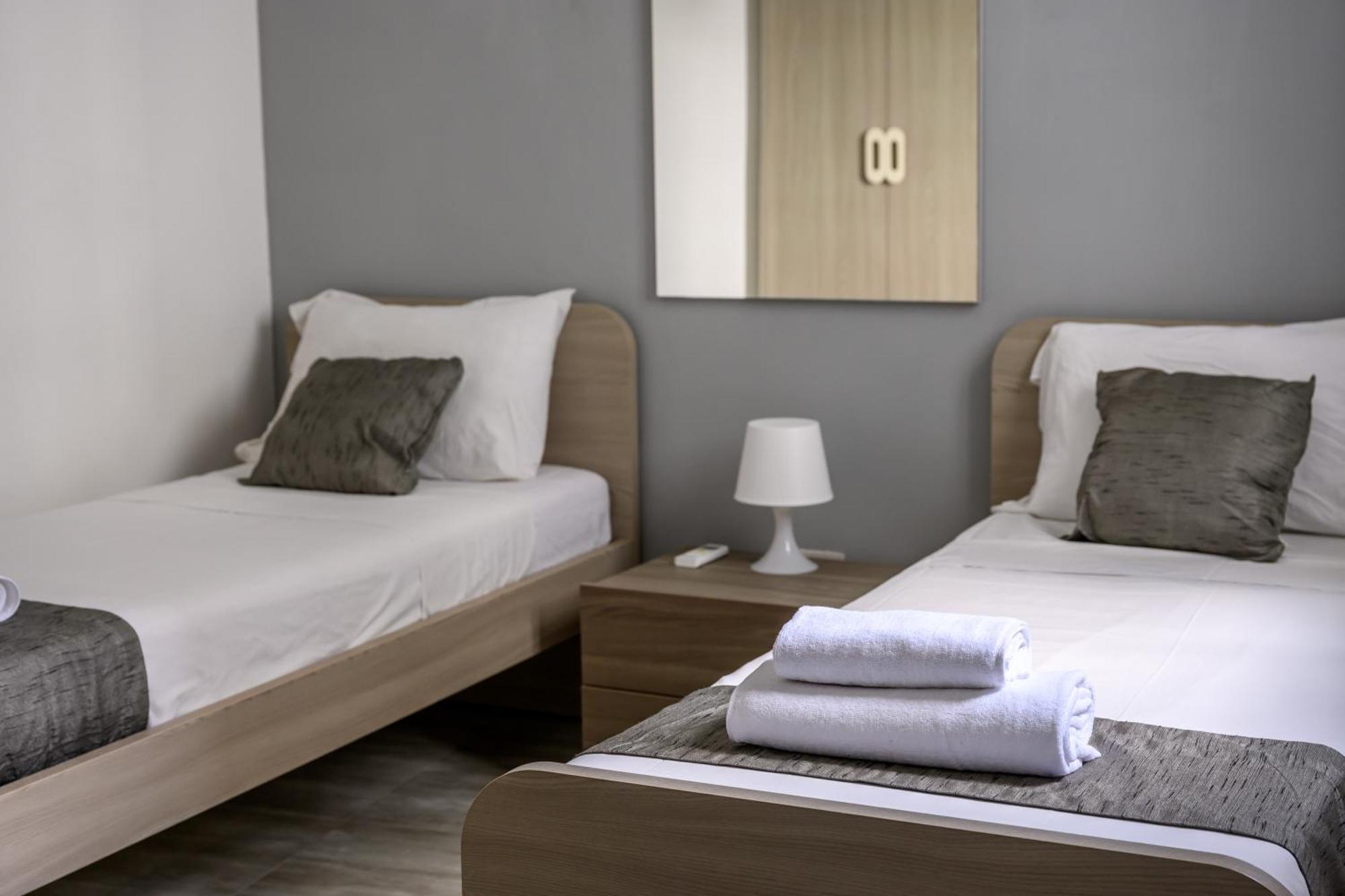 F11 Room 2, Private Room Two Single Beds Shared Bathroom In Shared Flat Мсіда Екстер'єр фото